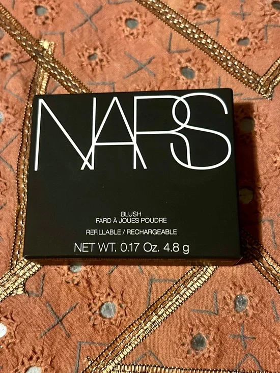 NARS Powder Blush in Infatuated - Picture 3 of 5